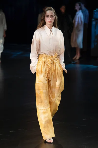 Look 37